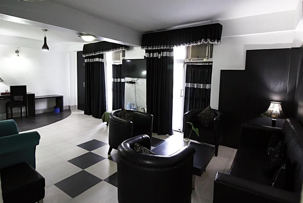 Hotel Aravali Heights Alwar Buitenkant foto