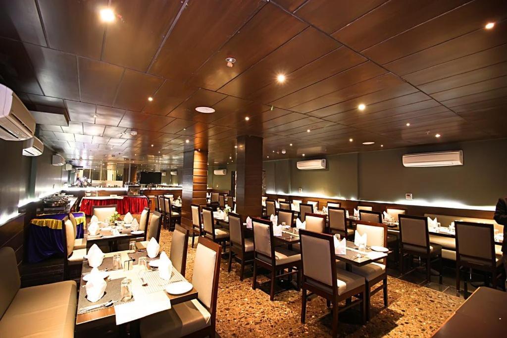 Hotel Aravali Heights Alwar Buitenkant foto