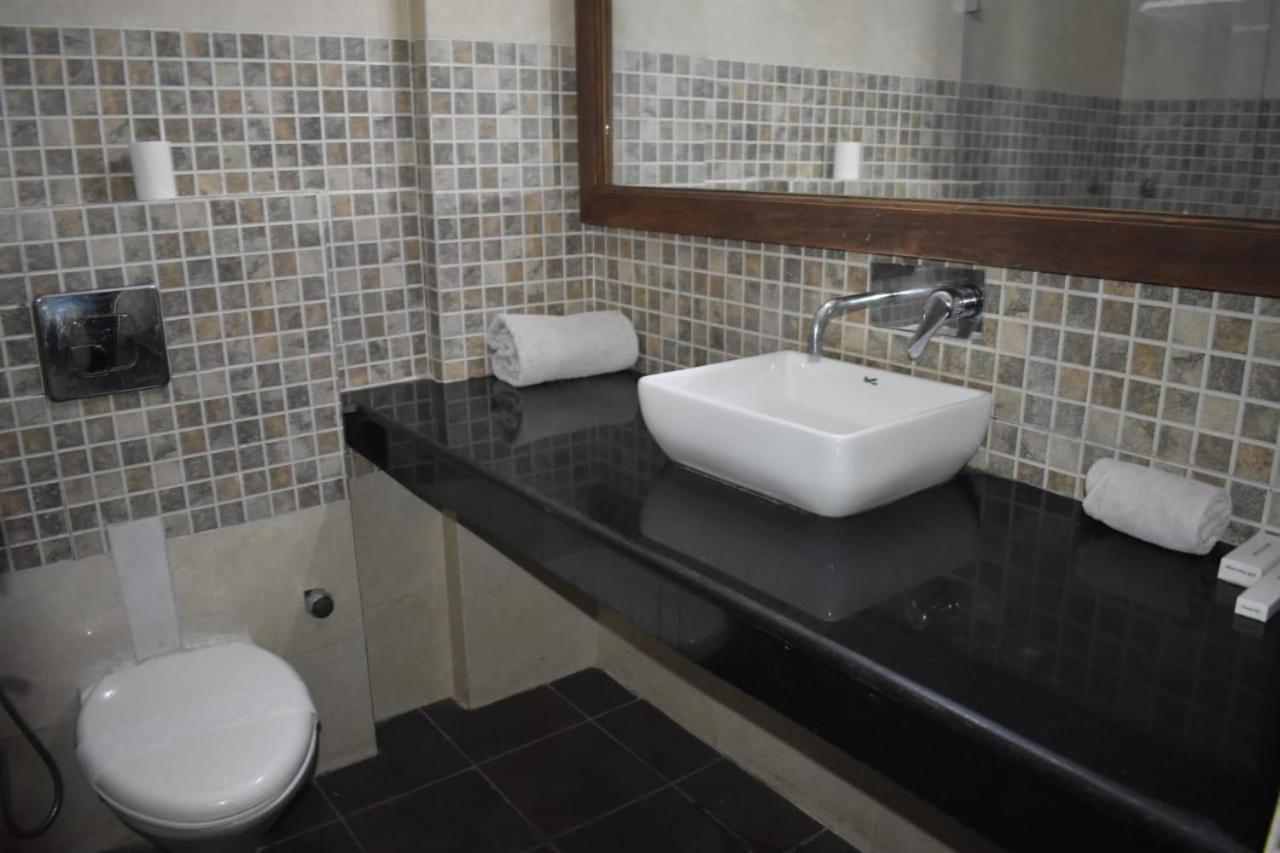 Hotel Aravali Heights Alwar Buitenkant foto